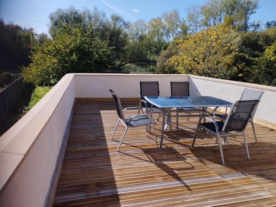 Agreable Maison Avec Parking Gratuit Apartment Амиен Екстериор снимка