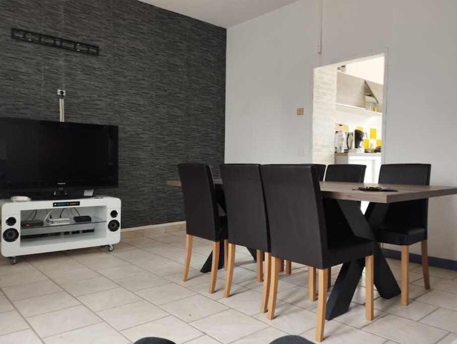 Agreable Maison Avec Parking Gratuit Apartment Амиен Екстериор снимка